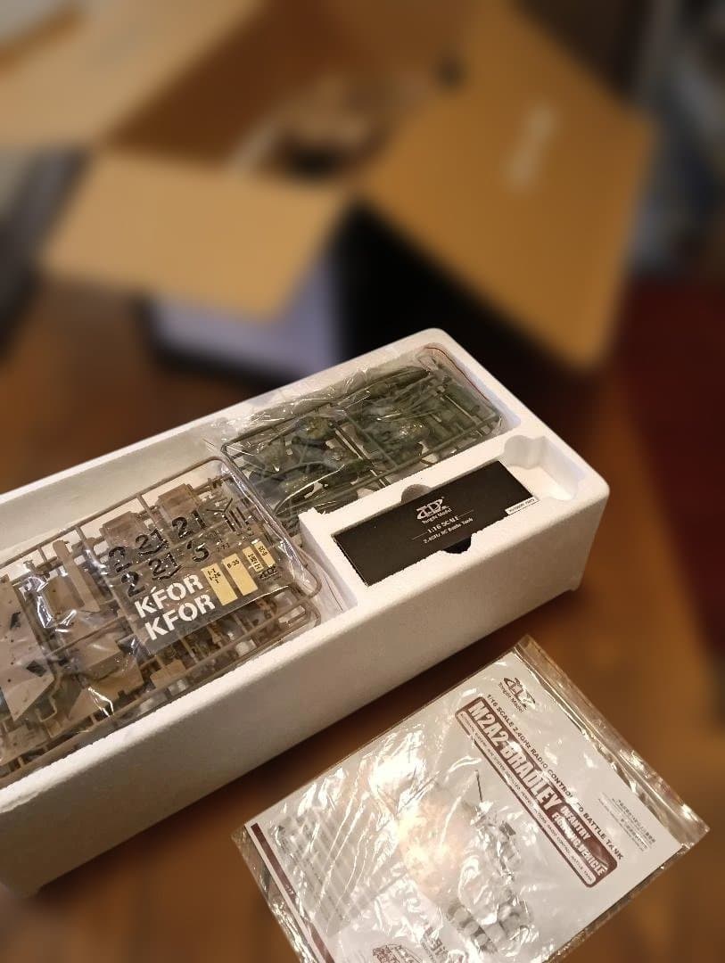 新品未使用　M2A2 ブラッドレーバトルタンク　 ラジコン