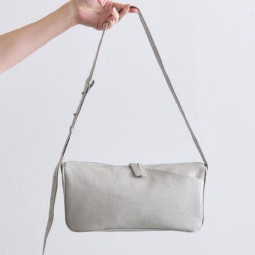 新品タグ付き　イアパピヨネ　《本革/280g》ミニスワローマチショルダーバッグ