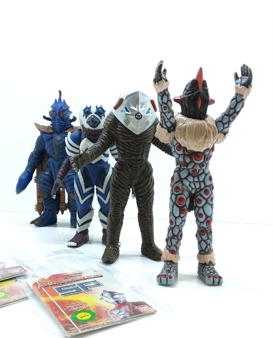 ソフビ♤ウルトラマンメビウス&ウルトラ兄弟ガッツ星人/テンペラー星人◎