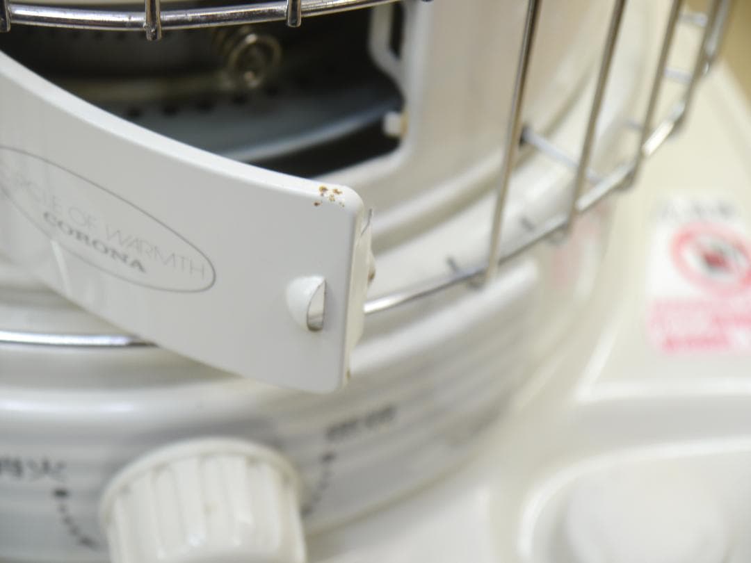 ◇送料無料◇2012年③◇コロナ ホワイト 石油ストーブ 手動ダイヤル式