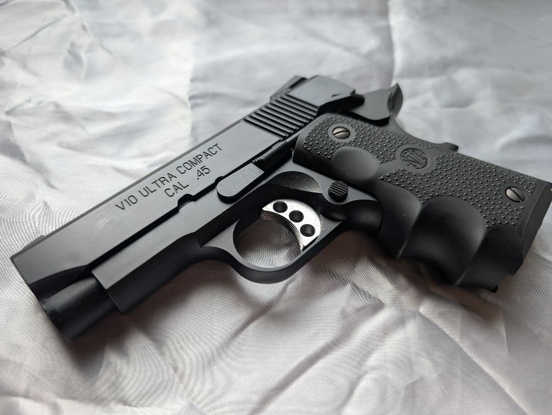 東京マルイ　V10 ウルトラコンパクト ブラック ガスブローバック