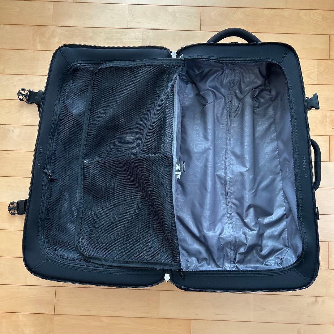 BURTON ブラック 大型キャリーケース2輪