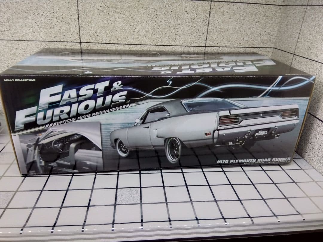 1/18 グリーンライト 1970 Plymouth Road Runner