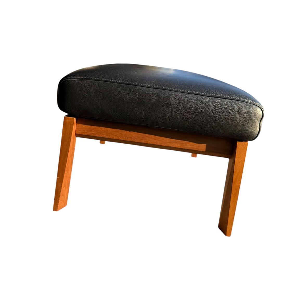 KZ007 カリモク　chitano レザー　オットマン　スツール黒　ブラック