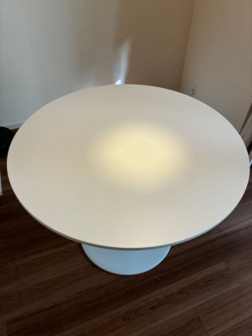 ホワイト 円形ダイニングテーブル IKEA DOCKSTA