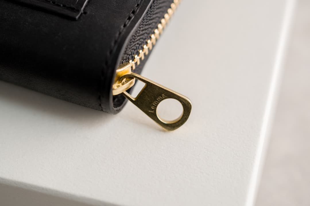 【ほぼ新品】レンマ クルバ ミニラウンドウォレット ブラック lemma