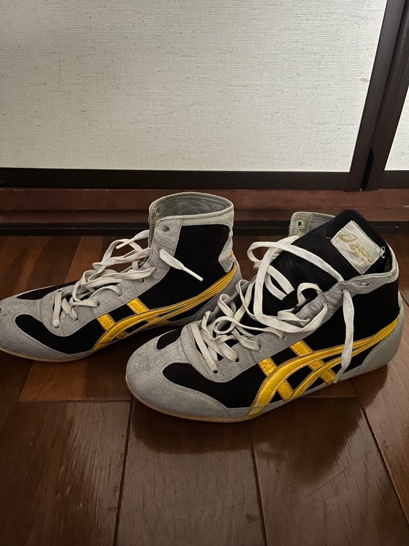 廃盤になった稀少なレスリングのオーダーシューズです。 サイズは26センチです。 asics 旧オーダーレスリングシューズ 26.0センチ - メルカリ