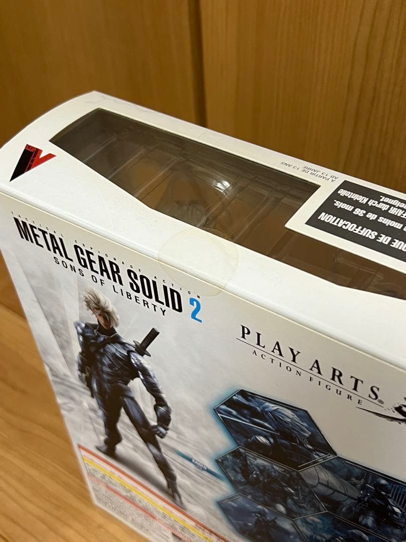 L GEAR SOLID2 PLAY ARTS 雷電 フィギュア