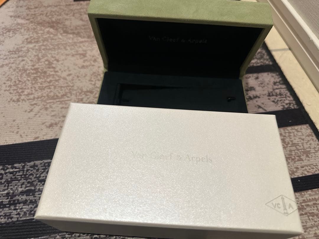正規店購入】ヴァンクリーフ&アーペル 5連ブレスレット 空箱セット