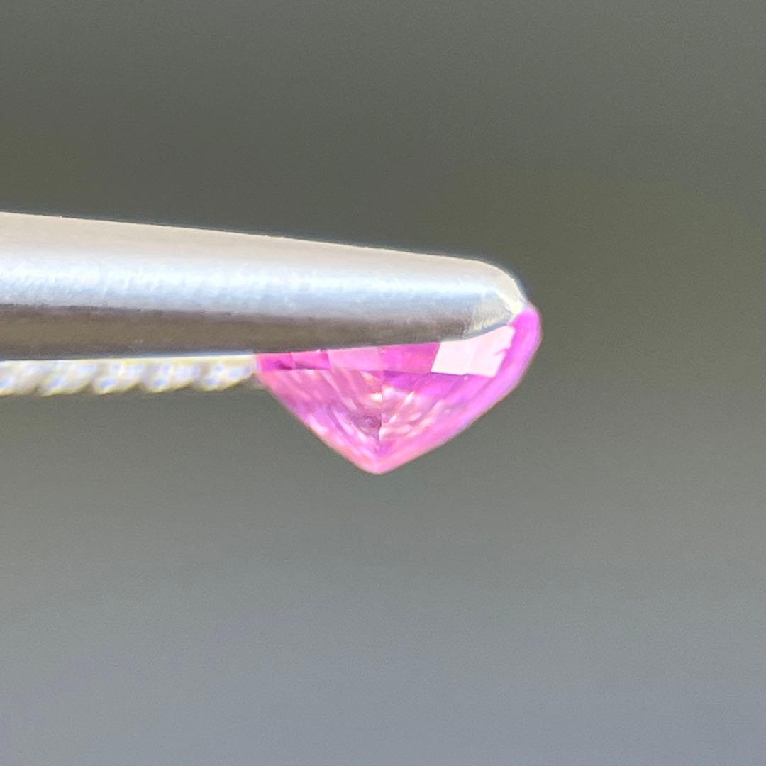 スリランカ産非加熱天然ピンクサファイアルース