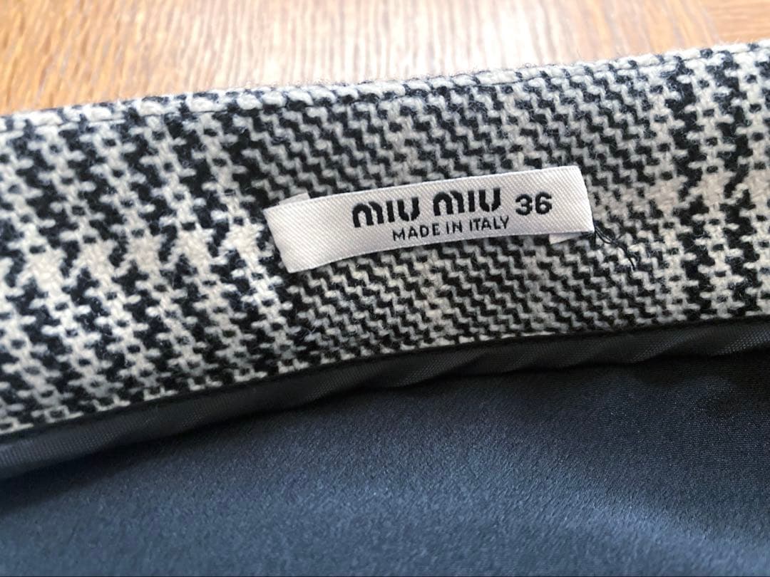 miu miuスカート　冬物　厚手　ウール　カシミヤ