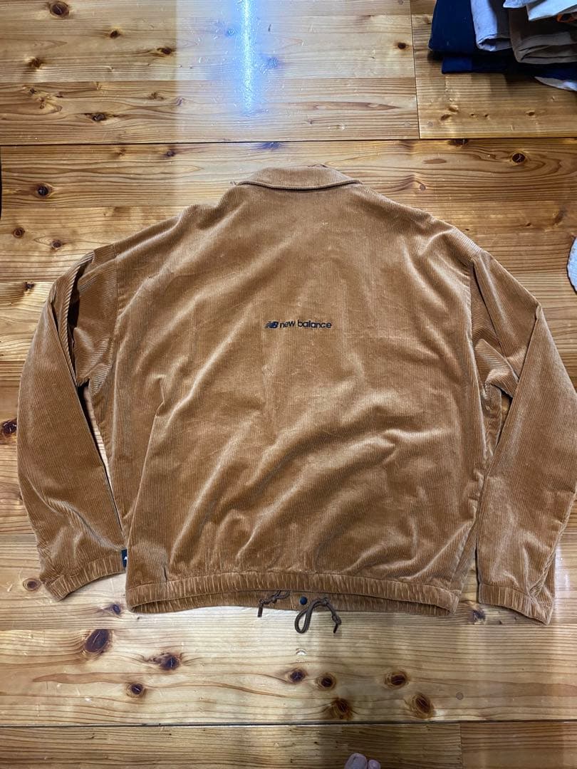 new balance コーデュロイセットアップ