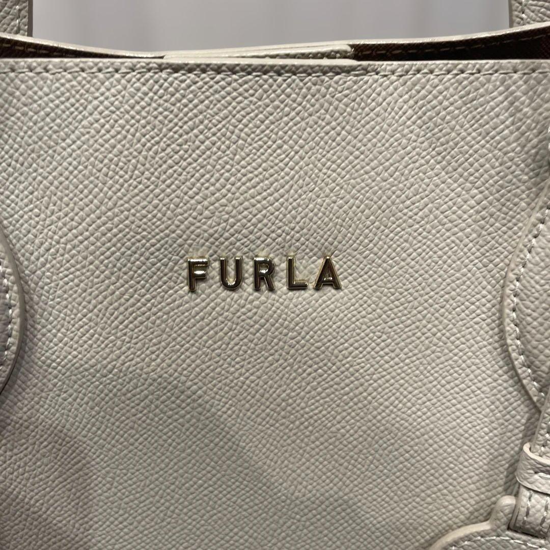 FURLA フルラ ヴィットリアM グレージュ グレー ハンドバッグトートバッグ