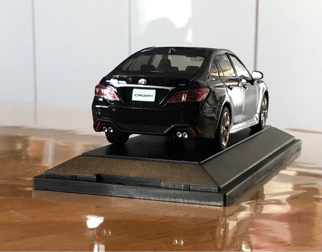 トヨタ 15代目CROWN アスリートRS カラーサンプル♪