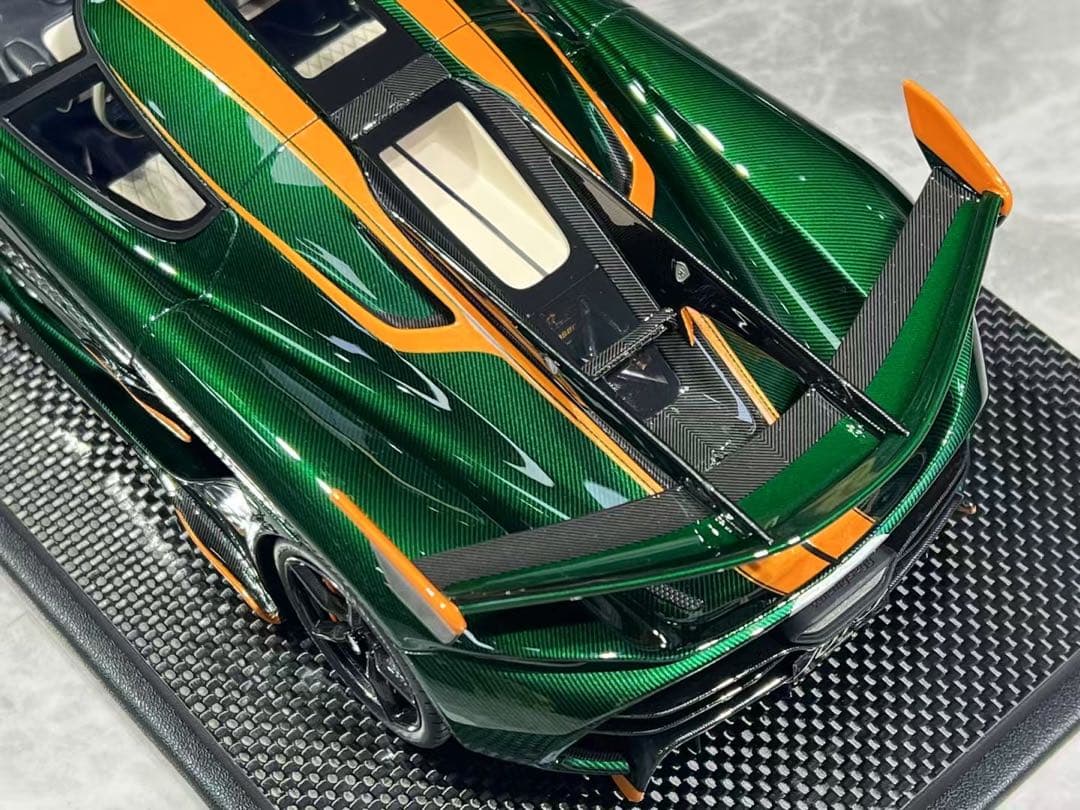 新品 FrontiArt ケーニグセグ jesko グリーンカーボン ミニカー