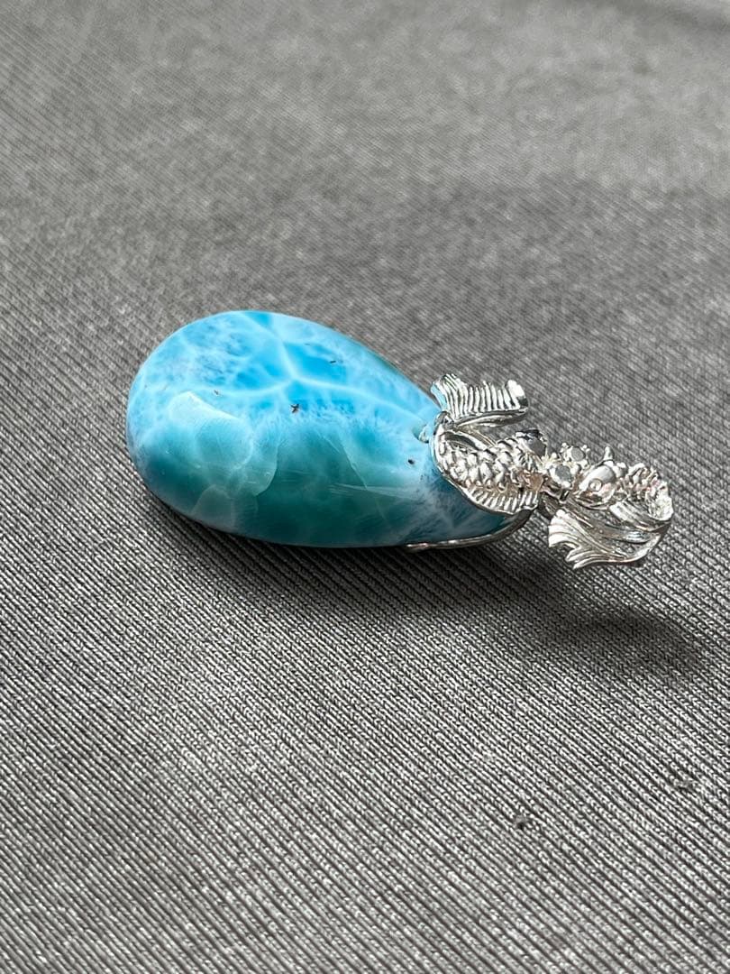 天然石☆高品質！ラリマーしずく型ペンダントトップ☆リーフバチカン