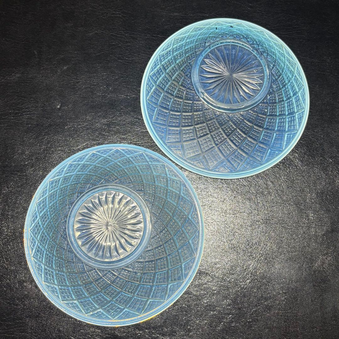 ☆明治/大正ガラス！綺麗なブルーに乳白ぼかし小鉢/気泡ガラス/氷コップ/2