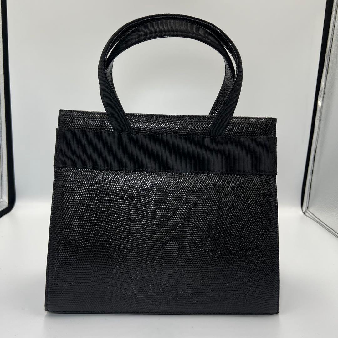 フェラガモ ヴァラ金具 型押し ハンドバッグ 黒 レザー ゴールド