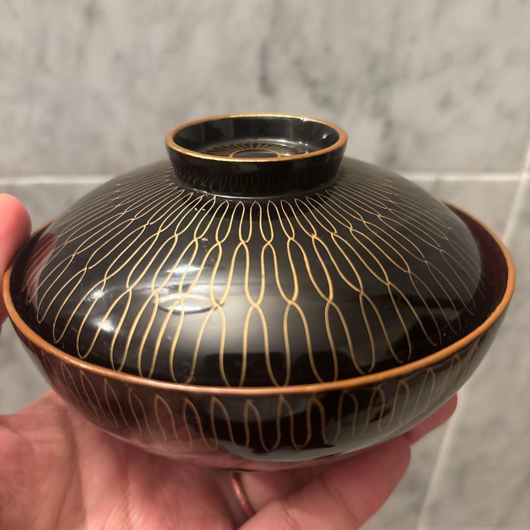 vegymm様金彩の幾何学模様が芸術的で現代アートのような佇まいの木製輪島漆塗り