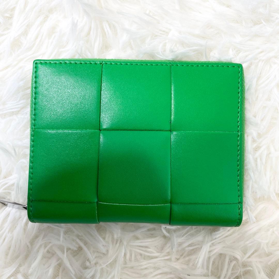 現行品 未使用級】ボッテガヴェネタ 二つ折り財布 マキシイントレ