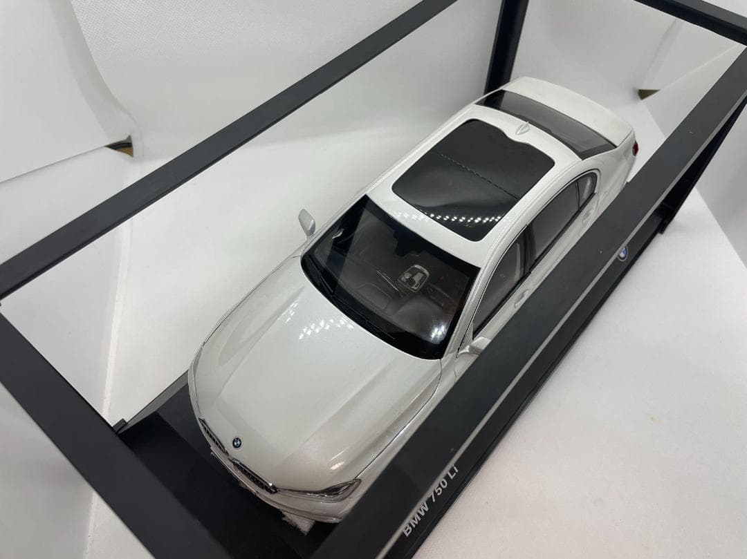 BMW特注 1/18 BMW 750Li ホワイト