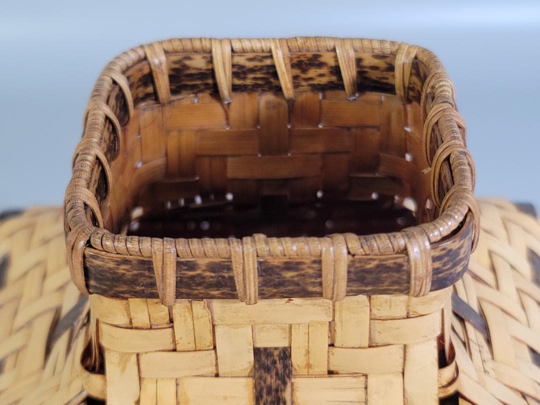 東山麓 東竹園斎作 四方形白錆花籠 共箱 美品 DT607