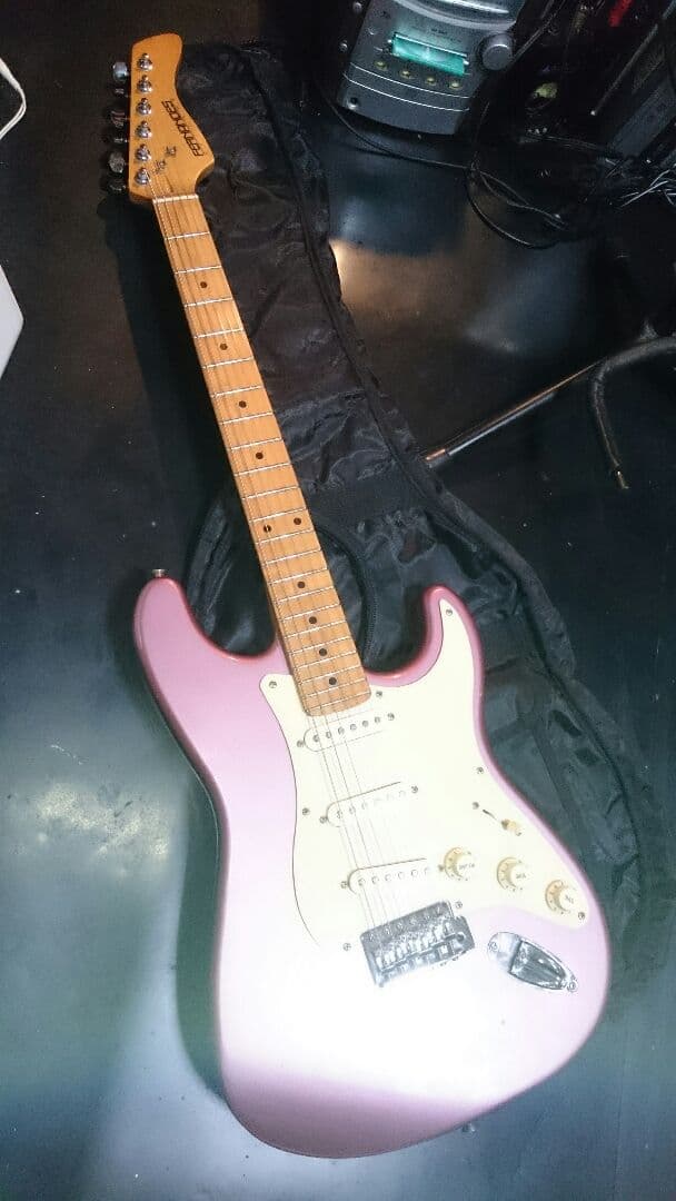 FERNANDS 人気のメイプル！ストラトキャスター FERNANDS 人気のメイプル！ストラトキャスター