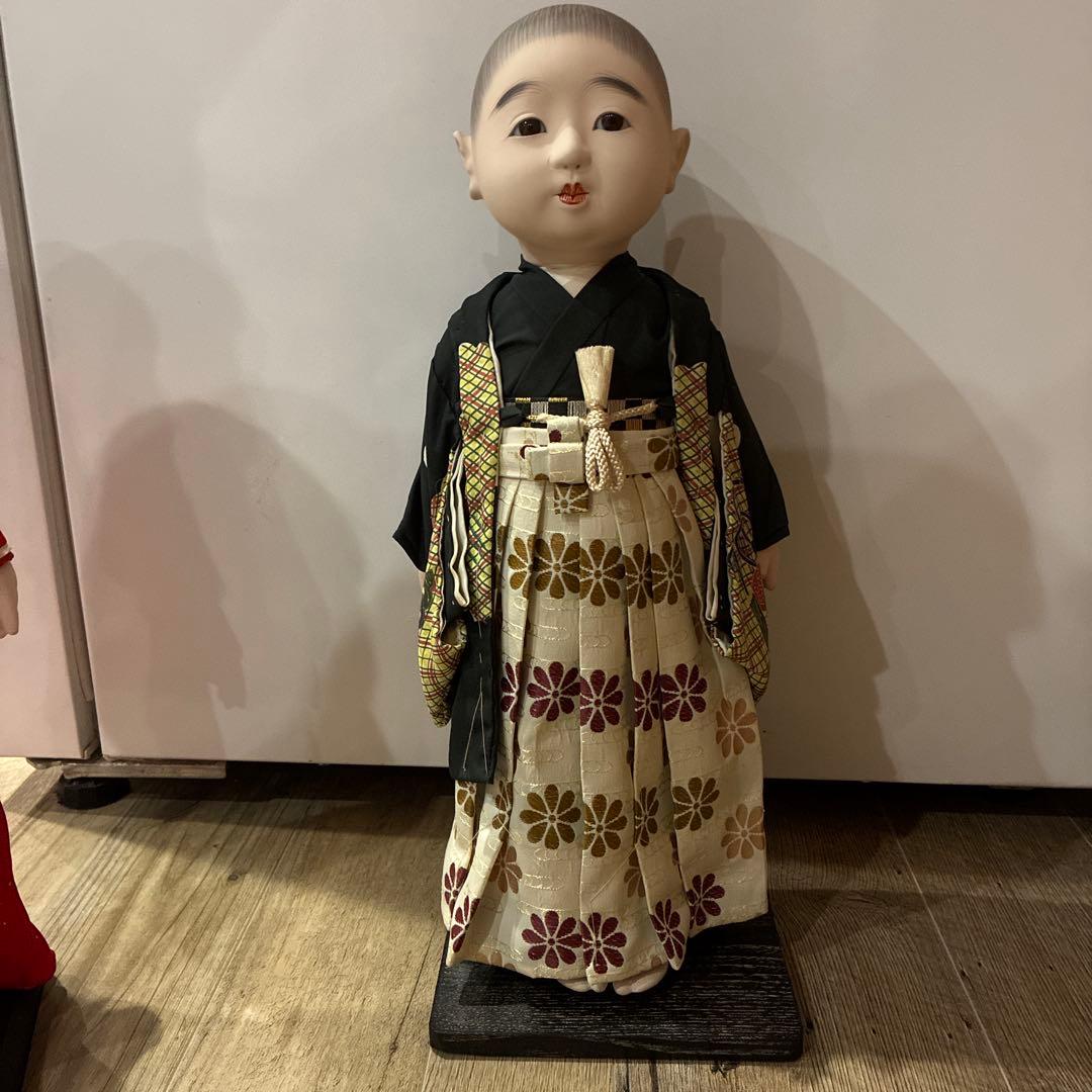 日本人形セット 赤い着物と黒い羽織 - メルカリ 日本人形セット 赤い