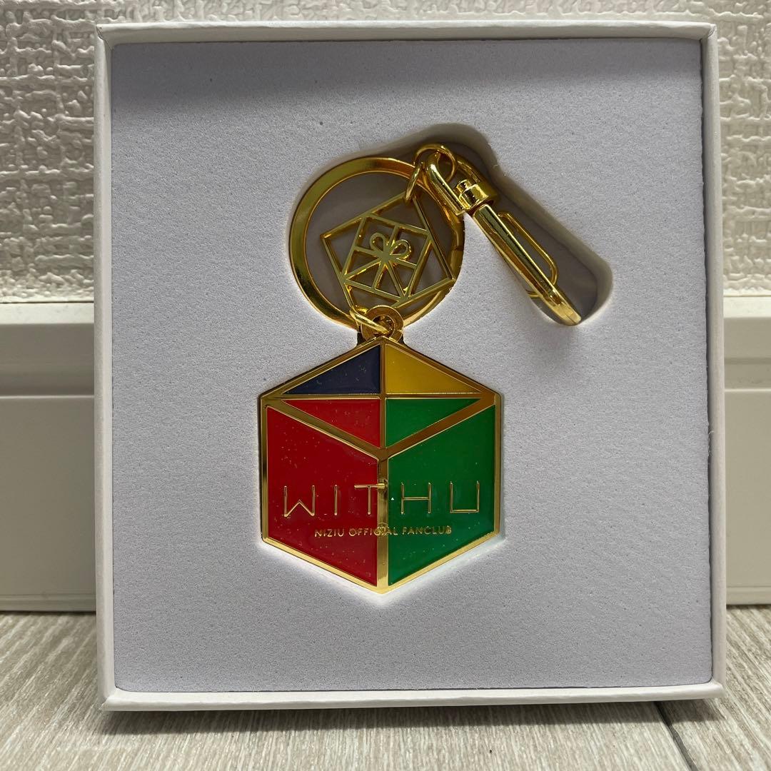 NiziU ファンクラブ入会特典 直筆サイン入りカード マユカ - メルカリ