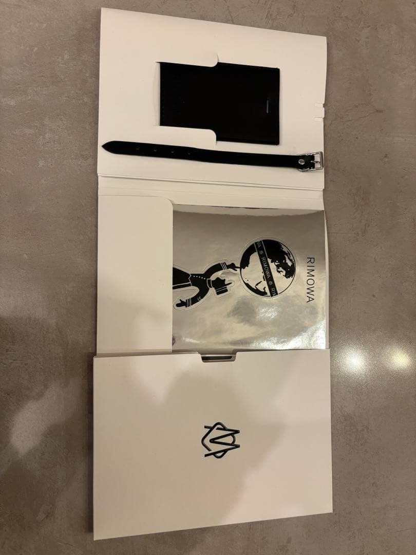 新品未使用 RIMOWA リモワ ラゲージタグ 黒 ネームタグ スーツケース