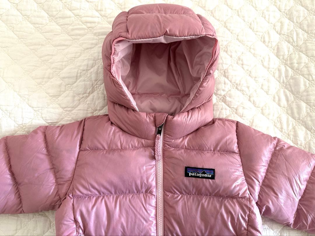 クリアランス★新品★パタゴニアキッズ　ダウンジャケット12-18m ピンク