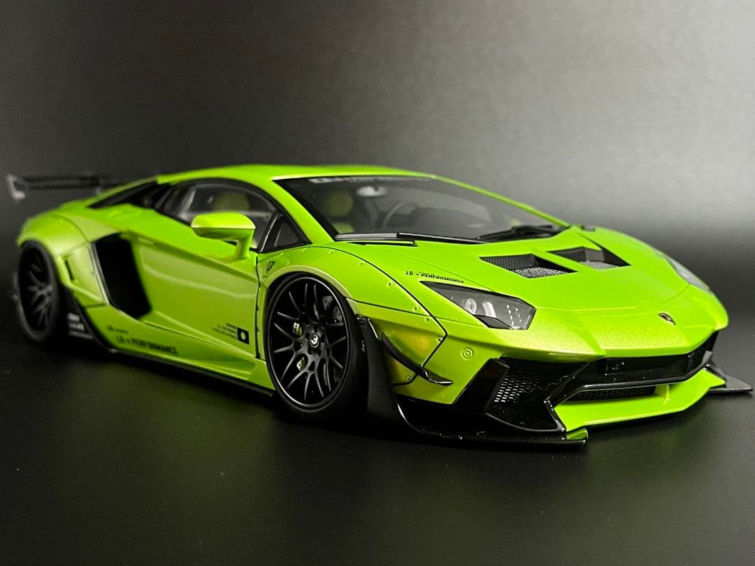 【限定】AUTOart LBWK ランボルギーニ・アヴェンタドール 1/18