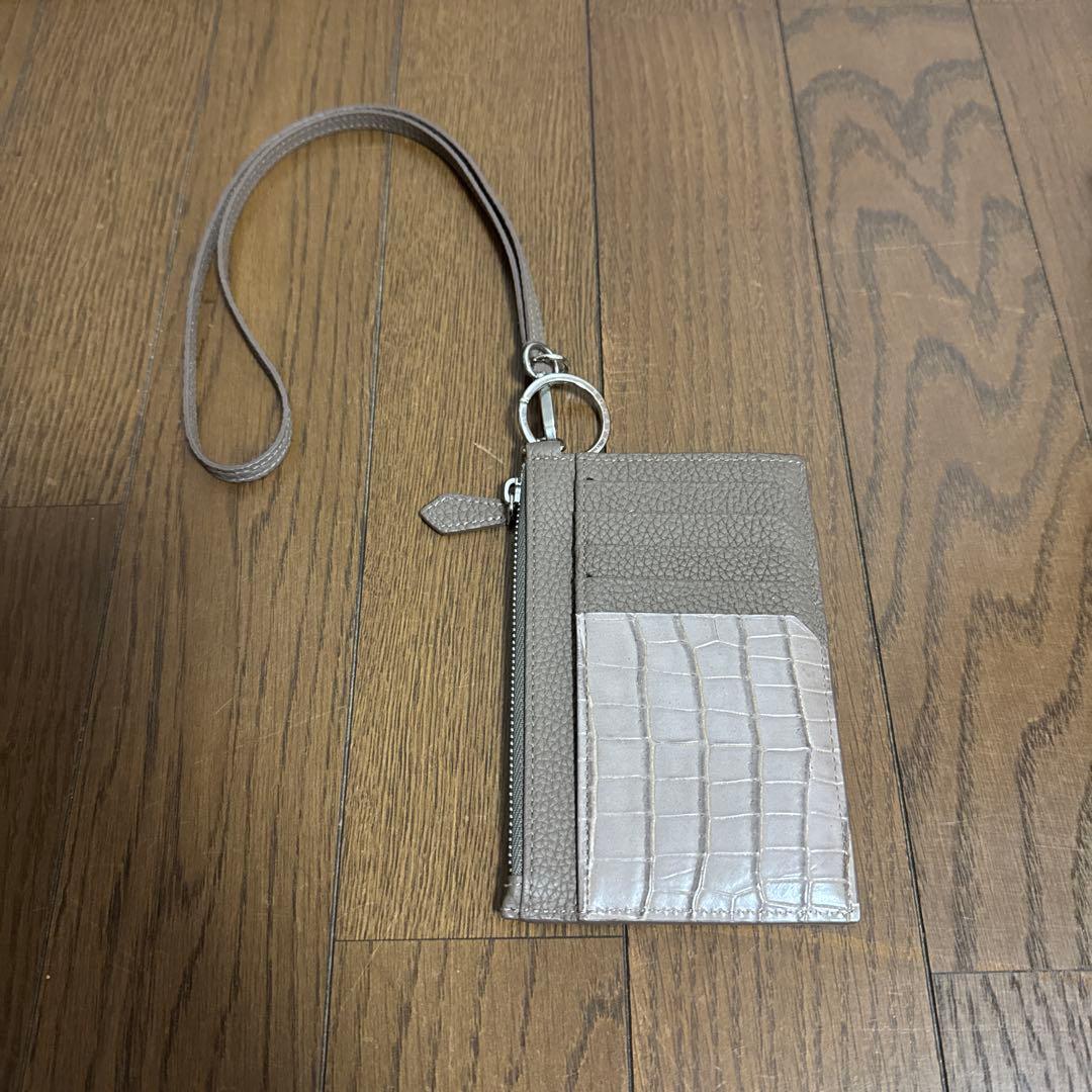 ボナベンチュラ　ミニジップウォレット　ストラップ付き