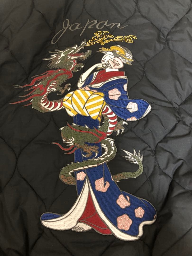 Schott（ショット）レディ ウィズ ドラゴン キルティング コンビ パーカー