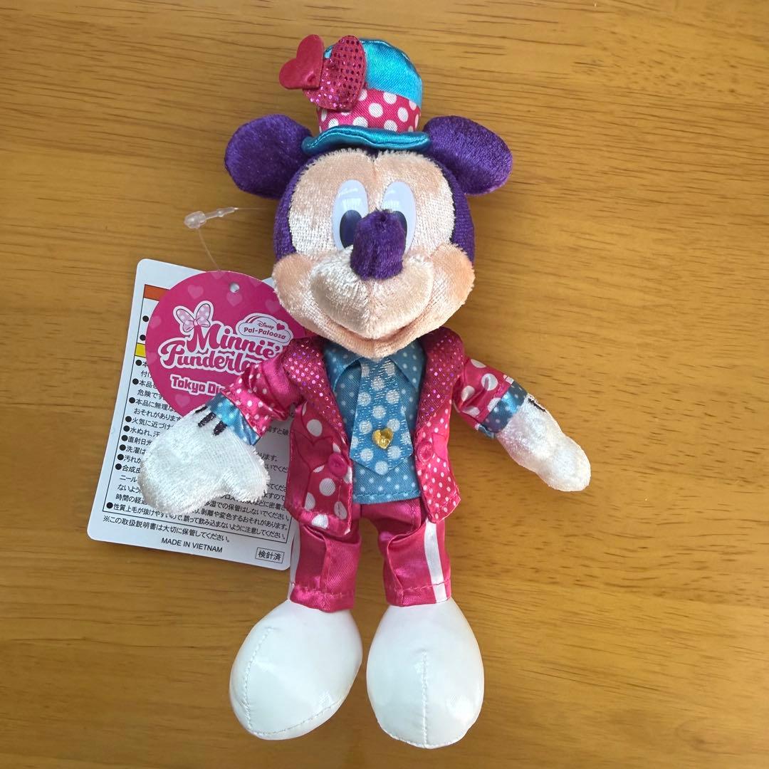 ディズニー パルパルーザ ミニー ミッキー ぬいぐるみ バッジ 新品