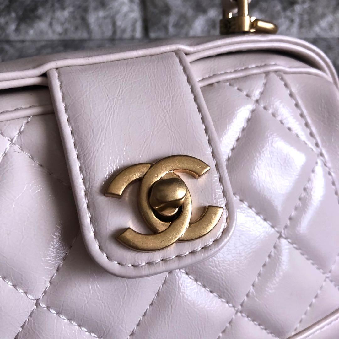 シャネル Chanel チェーン ショルダーバッグ VIP ギフト ホワイト