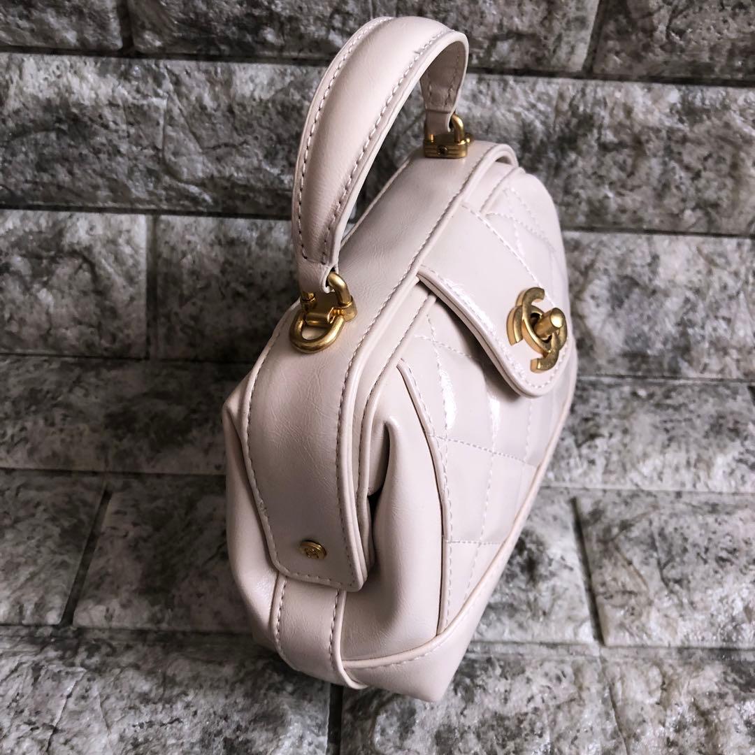 シャネル Chanel チェーン ショルダーバッグ VIP ギフト ホワイト