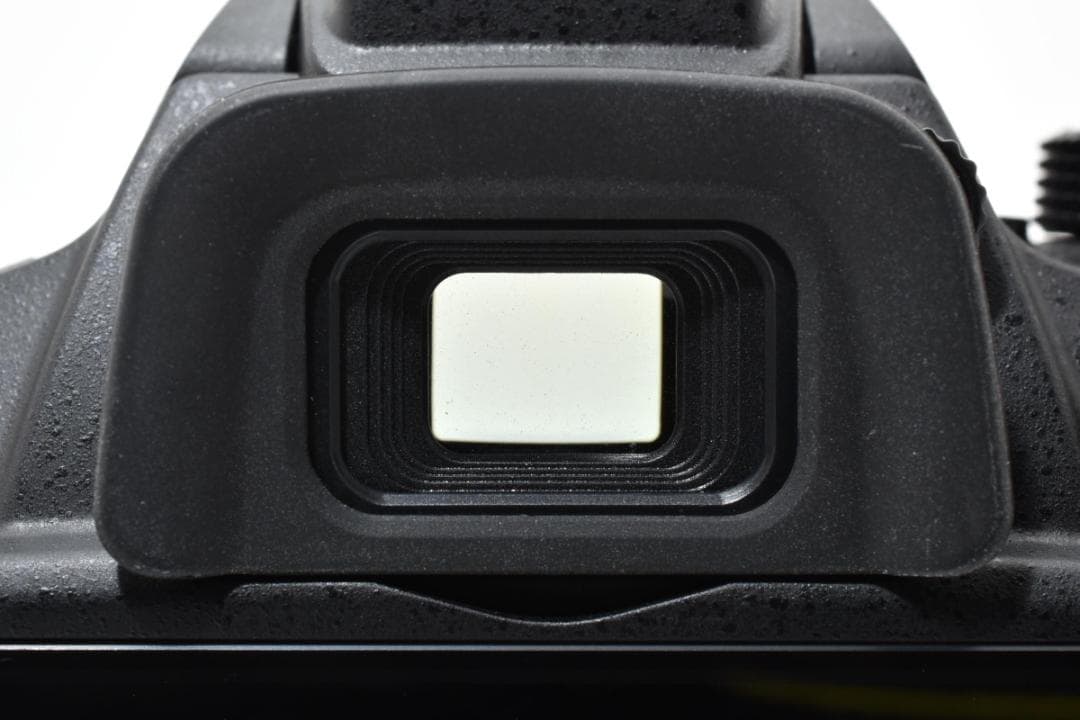 ☆撮影枚数3885枚・超美品☆ ニコン D3200 ボディ #20550