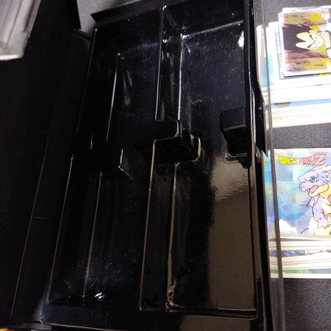 ドラゴンボールZ　メンコケースとメンコ３２枚、おまけ丸いメンコ