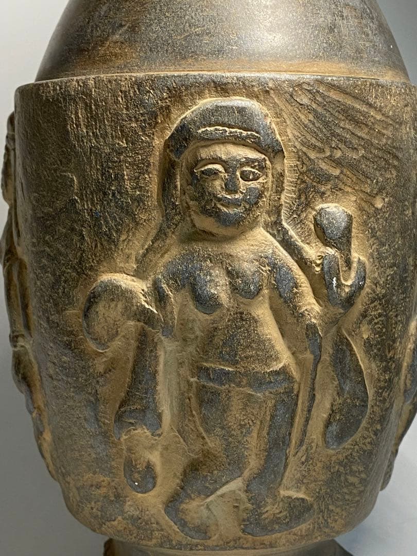 ニァーイースタン（アフガニスタン付近）発掘品 石造人物手彫飾瓶