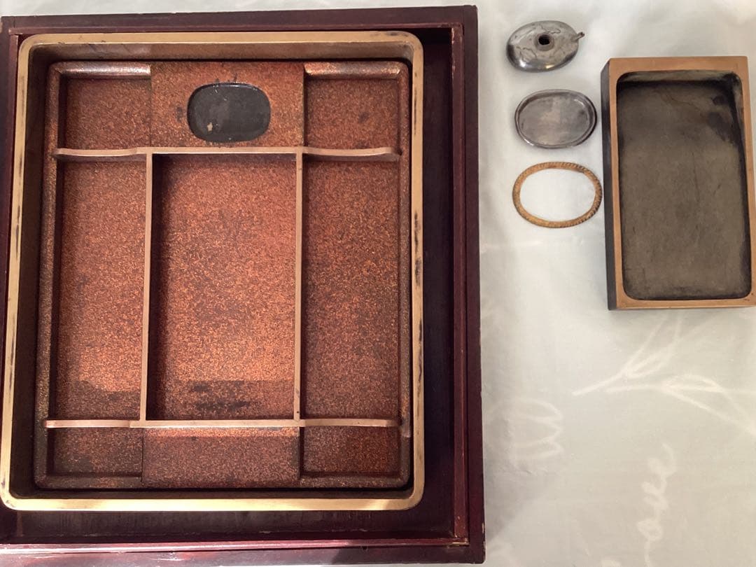 漆塗文箱 五葉松と橘花の金蒔絵　梨子漆塗　硯石・水滴付　硯箱　アンティーク　木箱