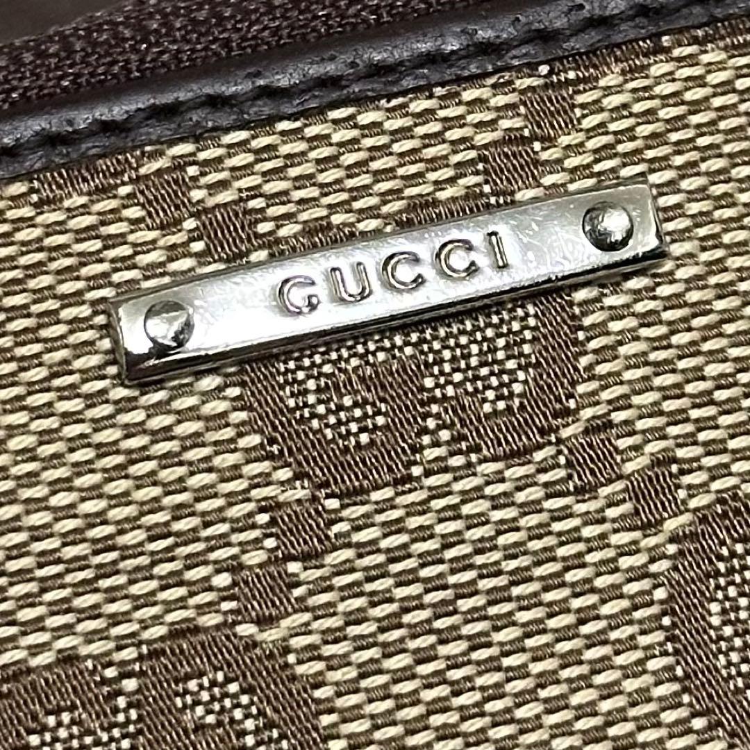 GUCCI ケース　キャンバス　ラウンドファスナー　GG メタルロゴ