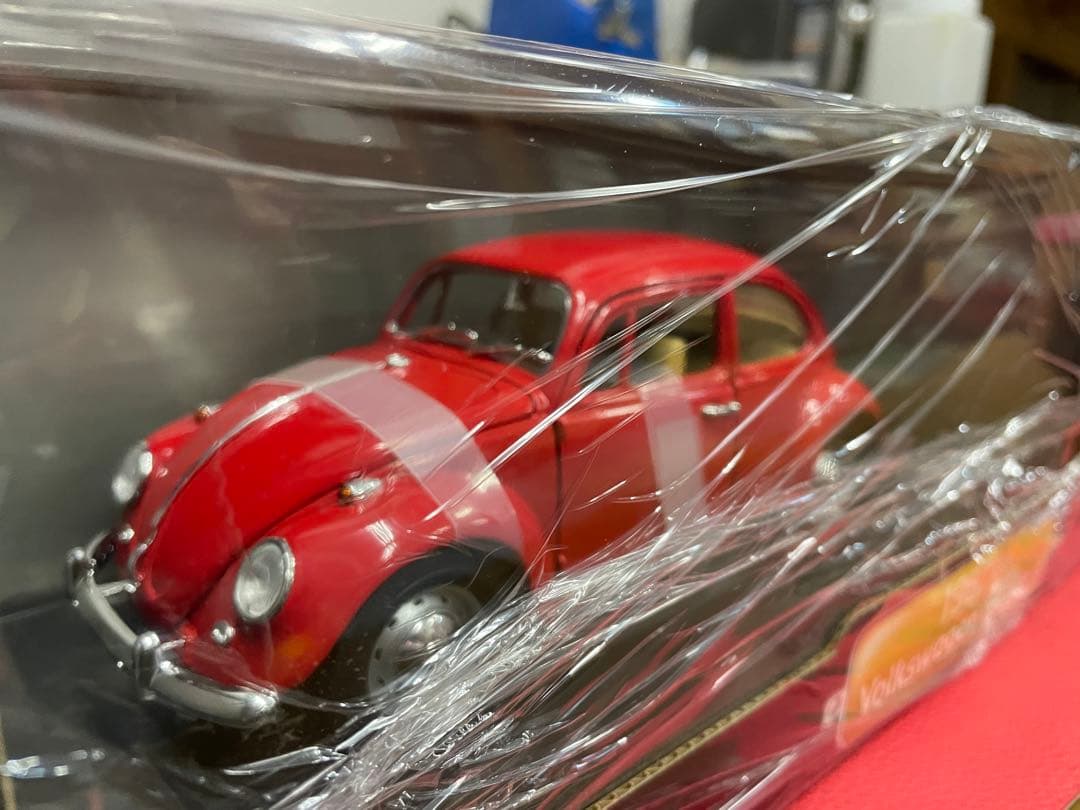 フォルクスワーゲン　ビートル　赤色