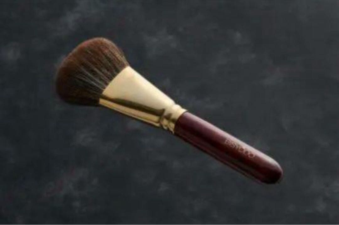 ゆ*き様 【人気商品★再入荷】ウエダ美粧堂 パウダーブラシ (圧巻の職人技) ラ