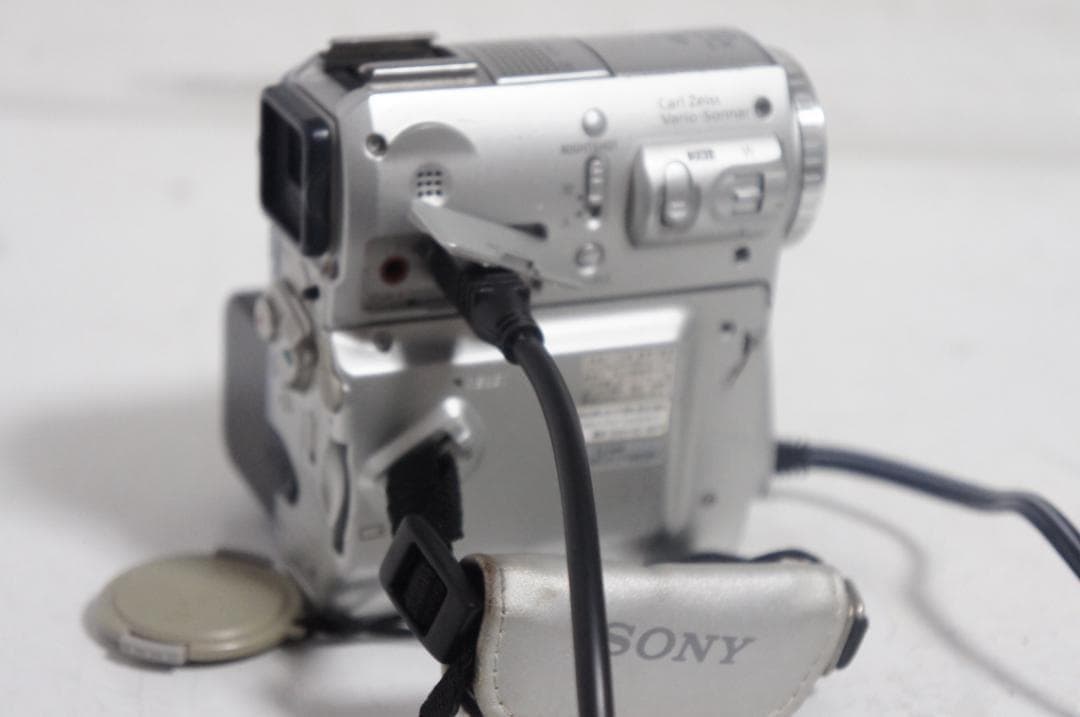 動作品★SONY　DCR PC105 MiniDv ビデオカメラ 1130