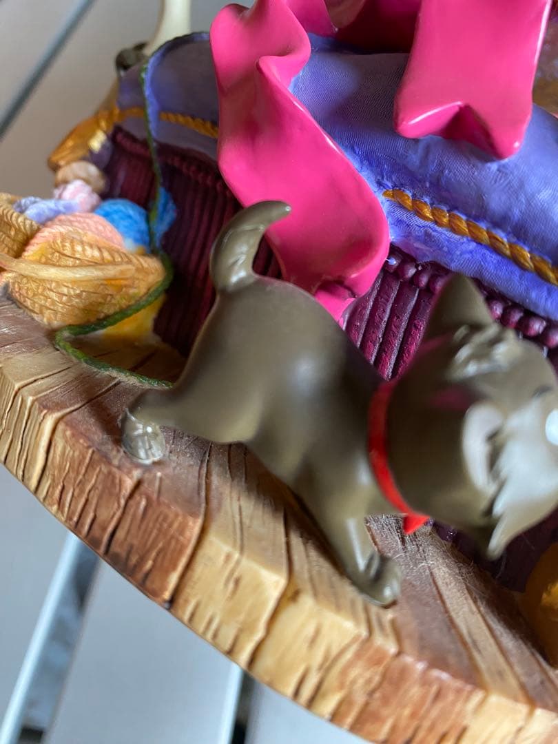 不思議の国のアリス チェシャ猫　スノードーム　オルゴール　フィギュア