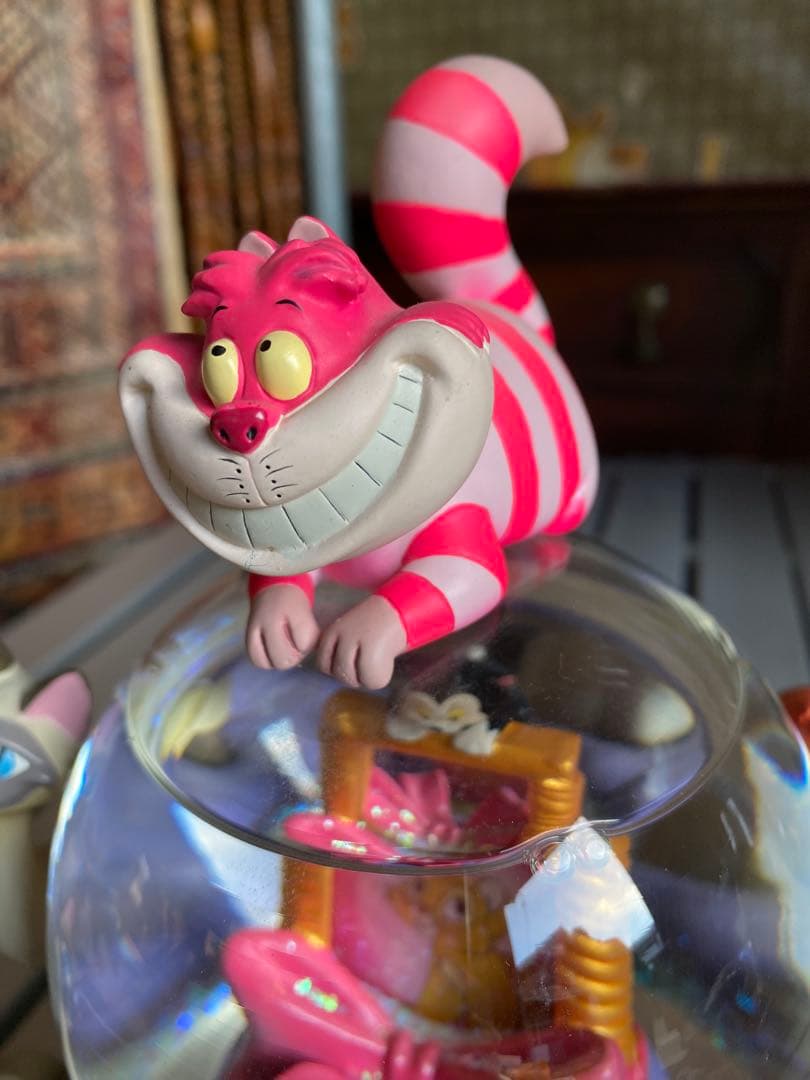 不思議の国のアリス チェシャ猫　スノードーム　オルゴール　フィギュア