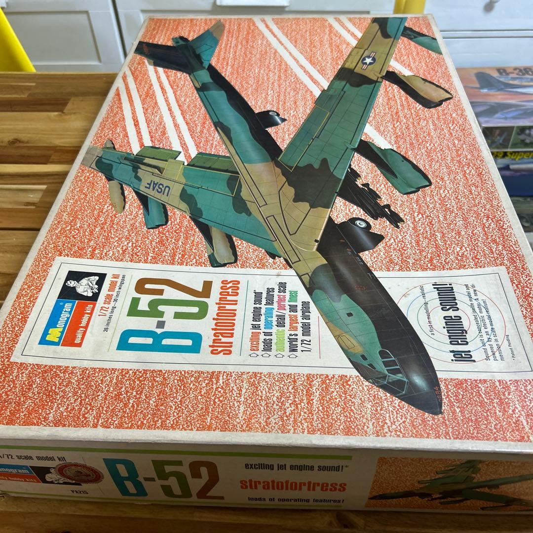 ハ*ン様 B-52 Stratofortress 1/72 プラモデル