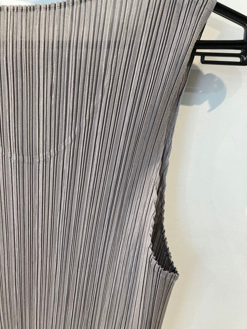 s1392 プリーツプリーズ グレー プリーツ タンクトップ ノースリーブ