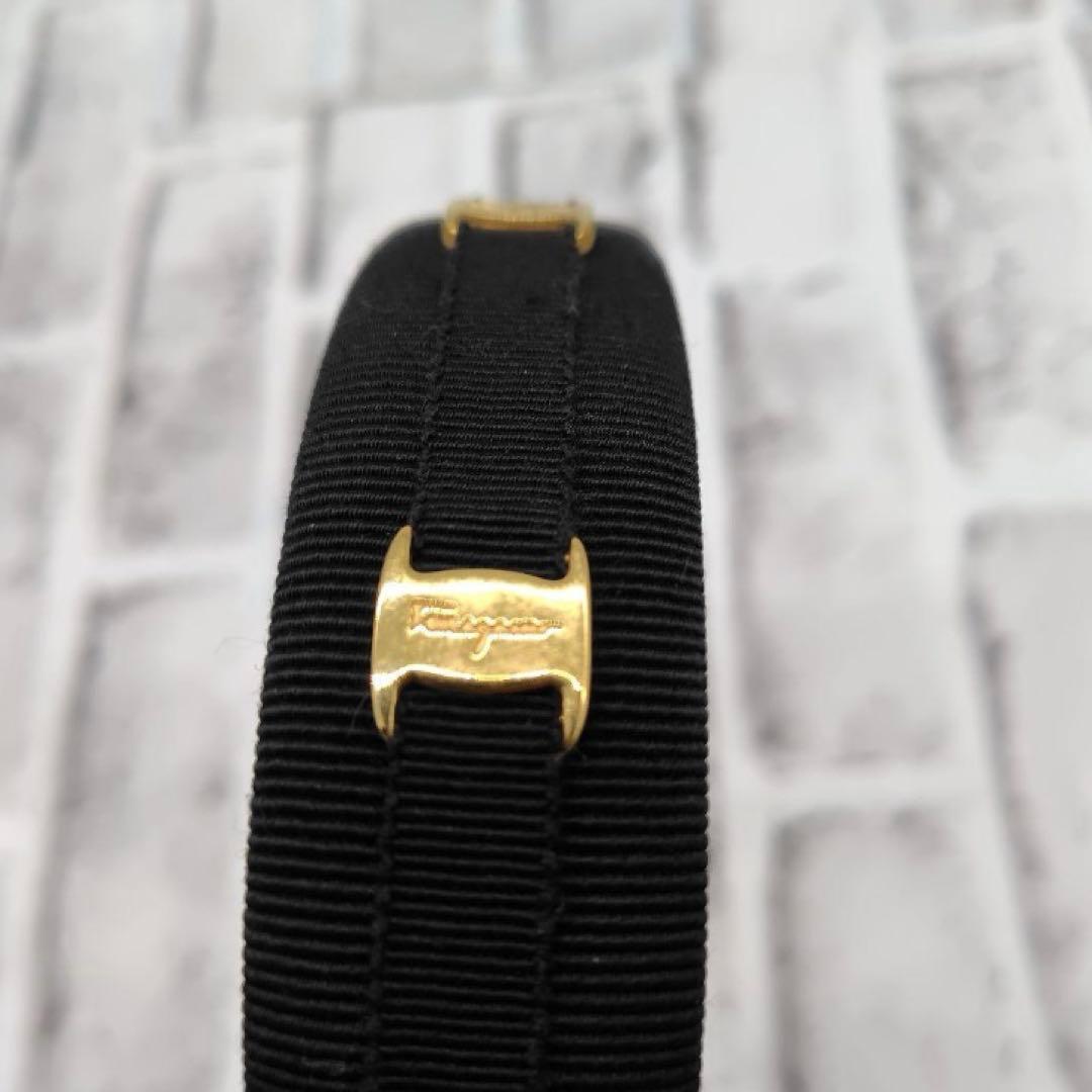 Ferragamoフェラガモ ヴァラ カチューシャ ゴールド金具 ブラック